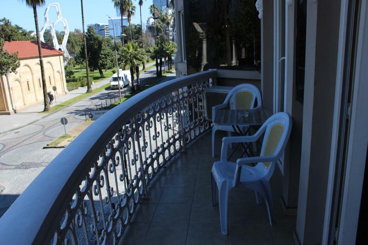 Batumi Apartment In Front Of Sheraton Eksteriør billede