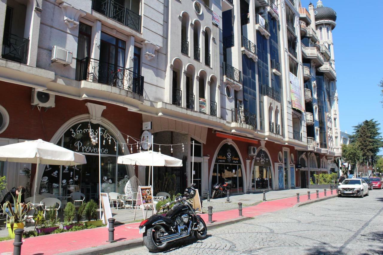 Batumi Apartment In Front Of Sheraton Eksteriør billede