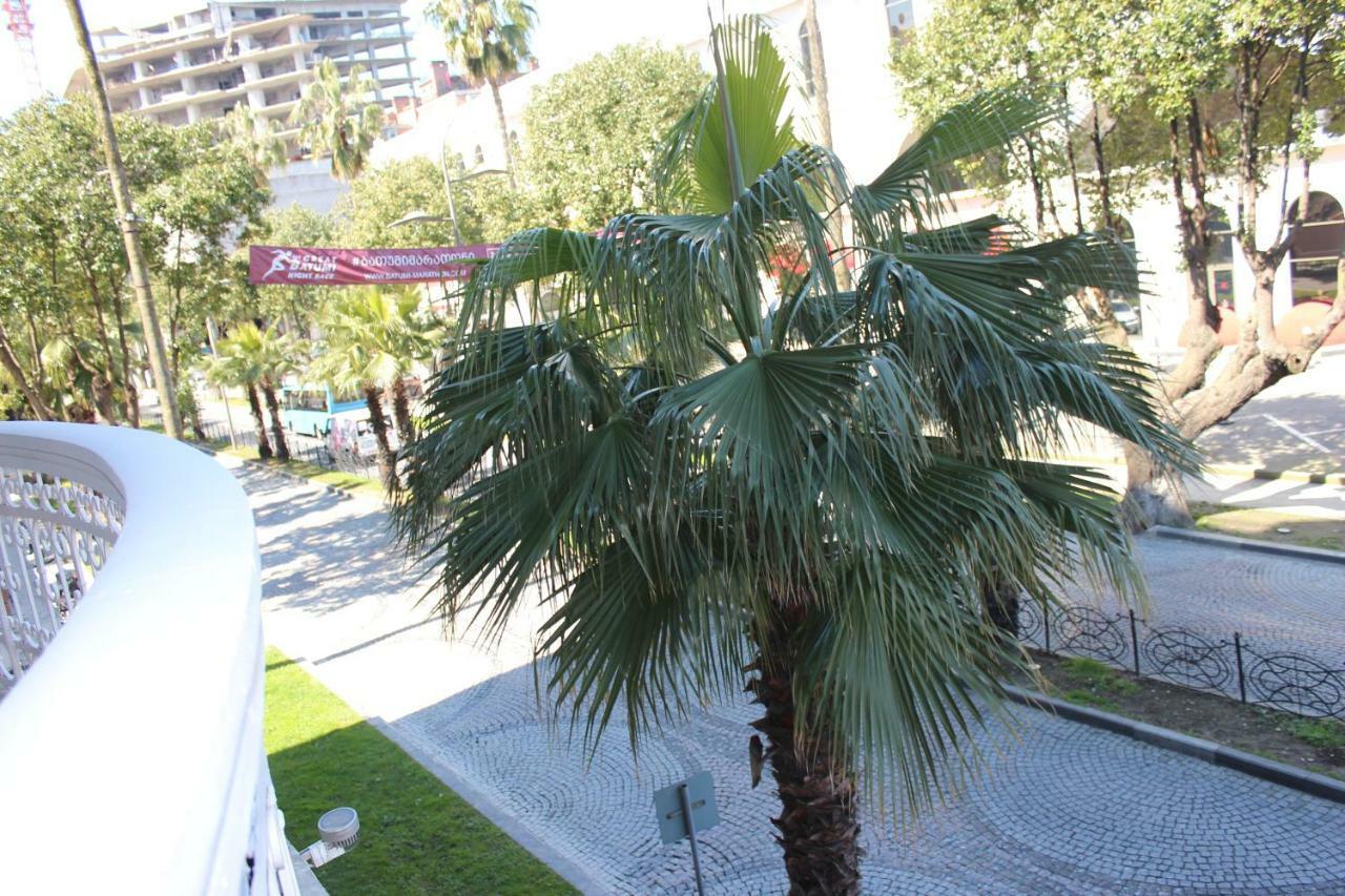 Batumi Apartment In Front Of Sheraton Eksteriør billede