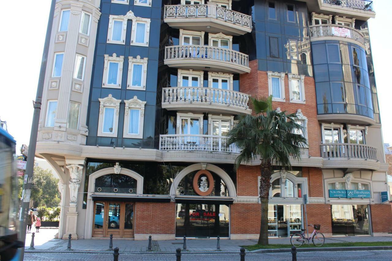 Batumi Apartment In Front Of Sheraton Eksteriør billede