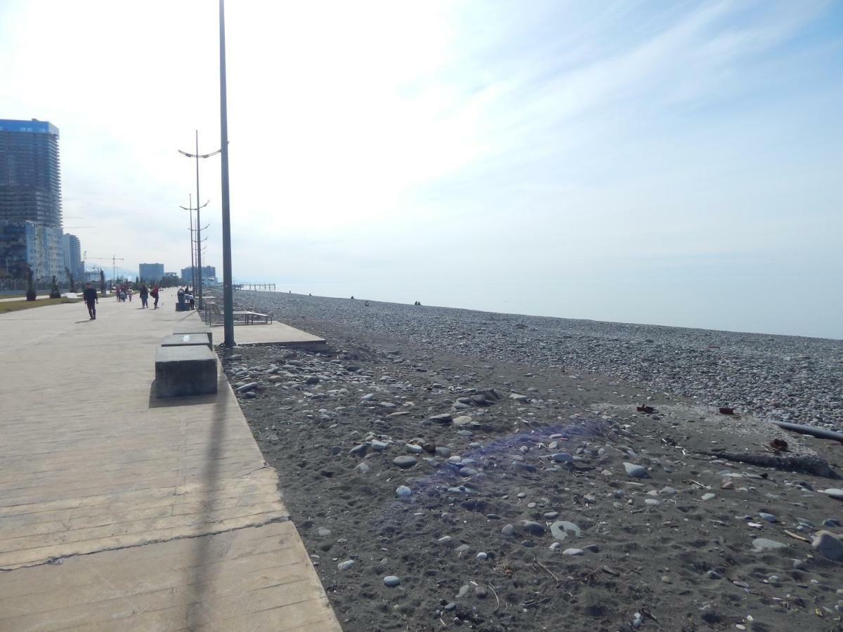 Batumi Apartment In Front Of Sheraton Eksteriør billede