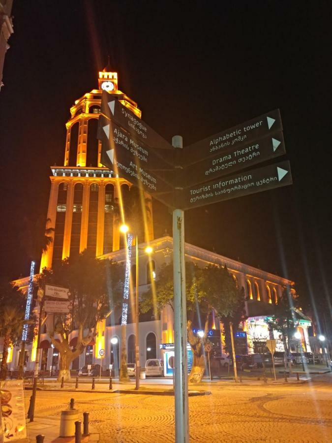 Batumi Apartment In Front Of Sheraton Eksteriør billede